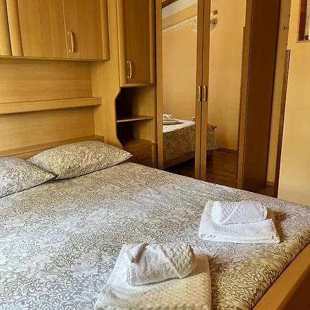 Lana Holiday home *